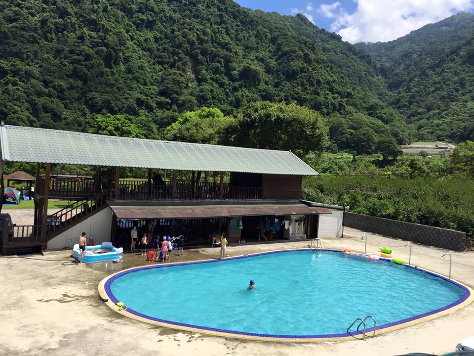 友泰溫泉露營區(夏季有戲水池)