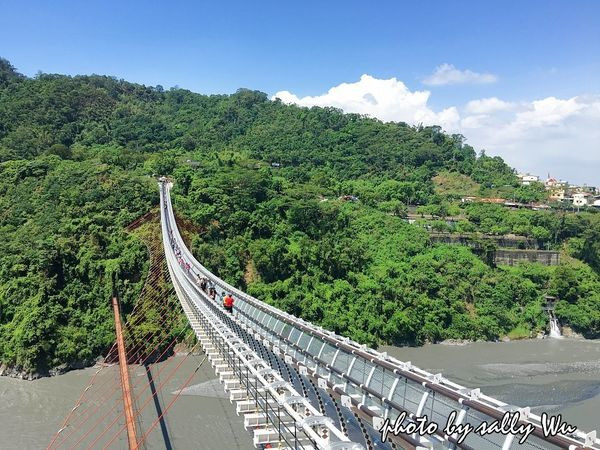 山川琉璃吊橋