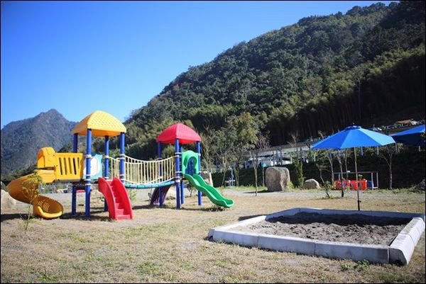仙境露營區(小木屋)