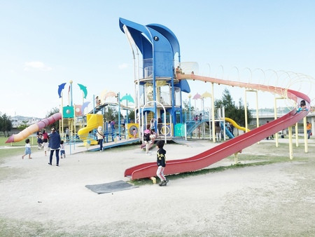 日本-沖縄-東崎都市緑地イルカ公園