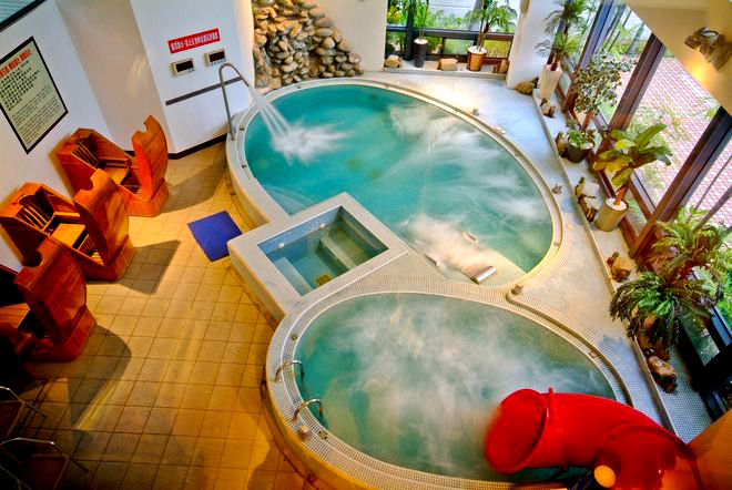 F Hotel 台南館