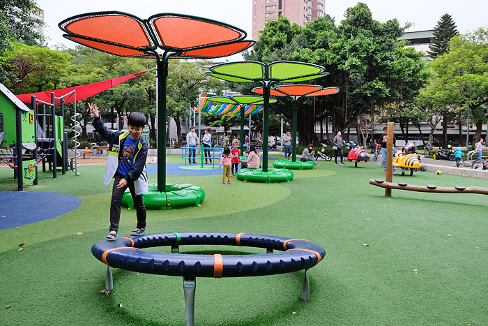 立農公園(*特色遊戲場)