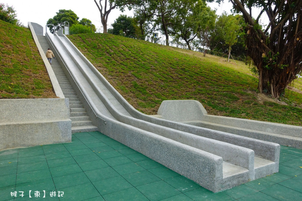 九二一震災紀念公園 (921震災紀念公園)(特色遊戲場)