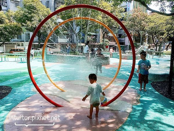 玉成公園(*特色遊戲場)