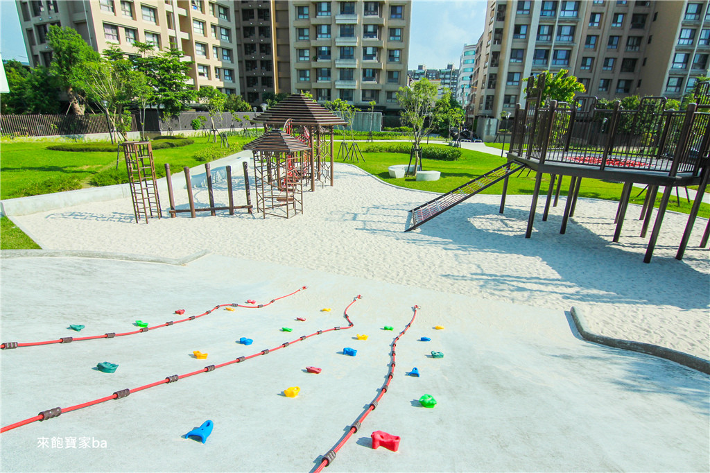 大雅二和公園(蜂巢攀爬-特色遊戲場)