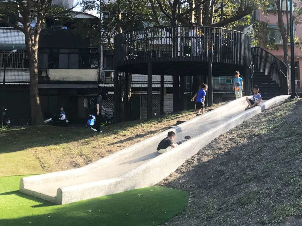 長和公園(特色遊戲場)