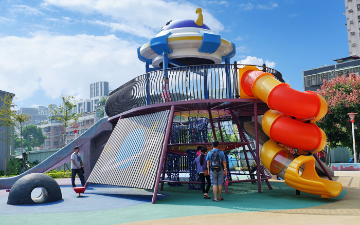 東昇公園(星際探險遊戲場/特色遊戲場)