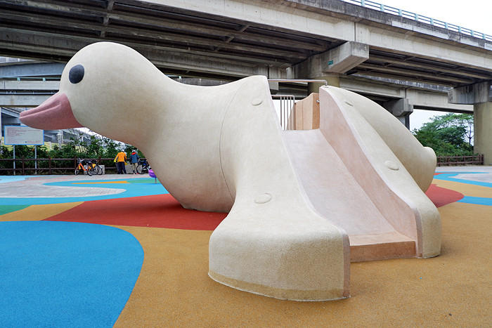 鴨鴨公園-鴨鴨遊戲場(特色遊戲場+自行車躍動場-滑步車場)
