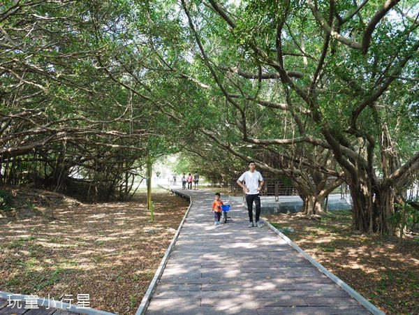 長勝營區(綠色隧道)