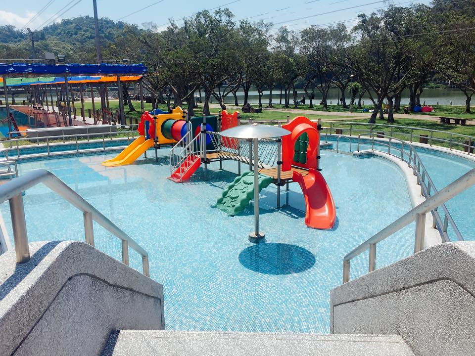 大湖公園游泳池