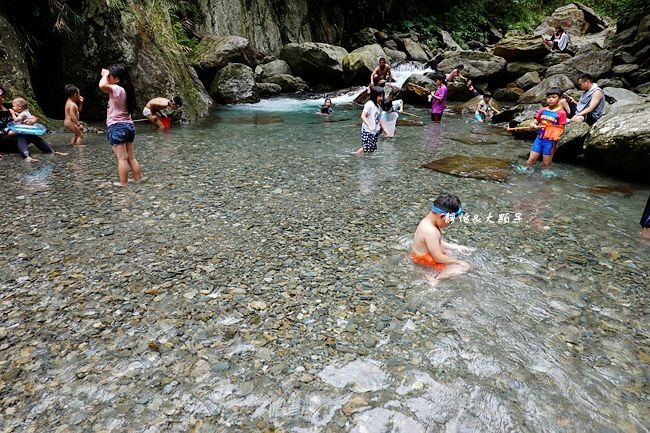 金岳瀑布