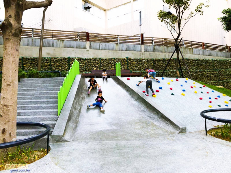 南大公園(特色遊戲場)