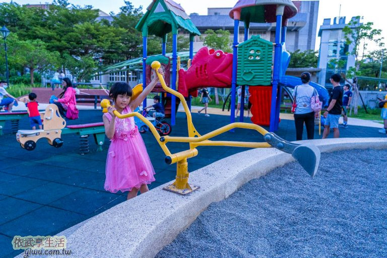 頂竹圍公園(特色遊戲場)