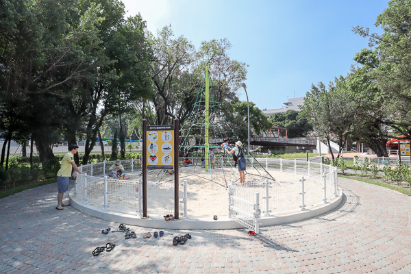 長春國民暨兒童運動中心+長春公園