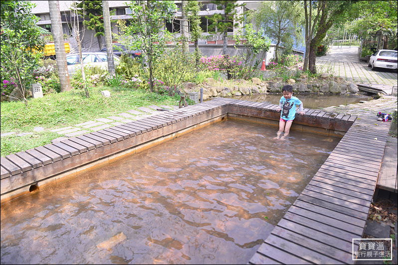 湖山國小(免費溫泉泡腳池)