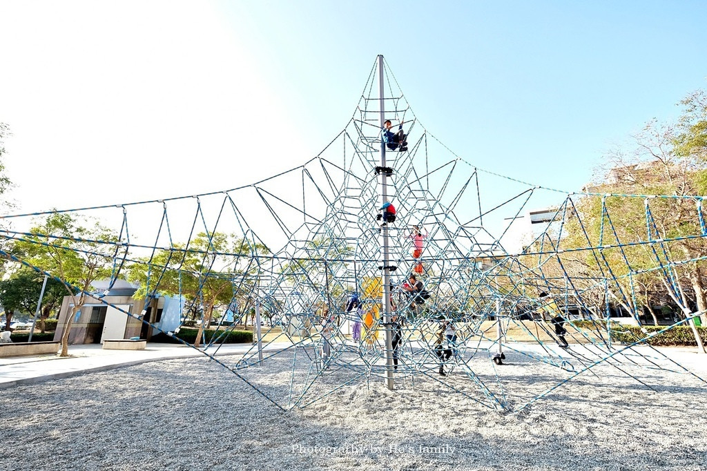 竹北兒一公園-繩索公園(大型繩索攀爬設施)(特色遊戲場)