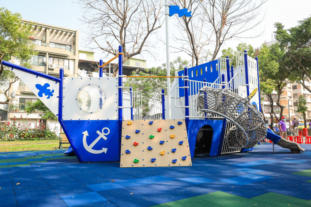 佛公公園-后安兒童遊戲場(鎮港歡樂-特色遊戲場)