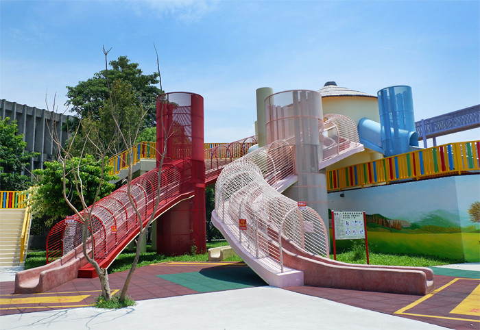 灣麗親子公園(特色遊戲場)