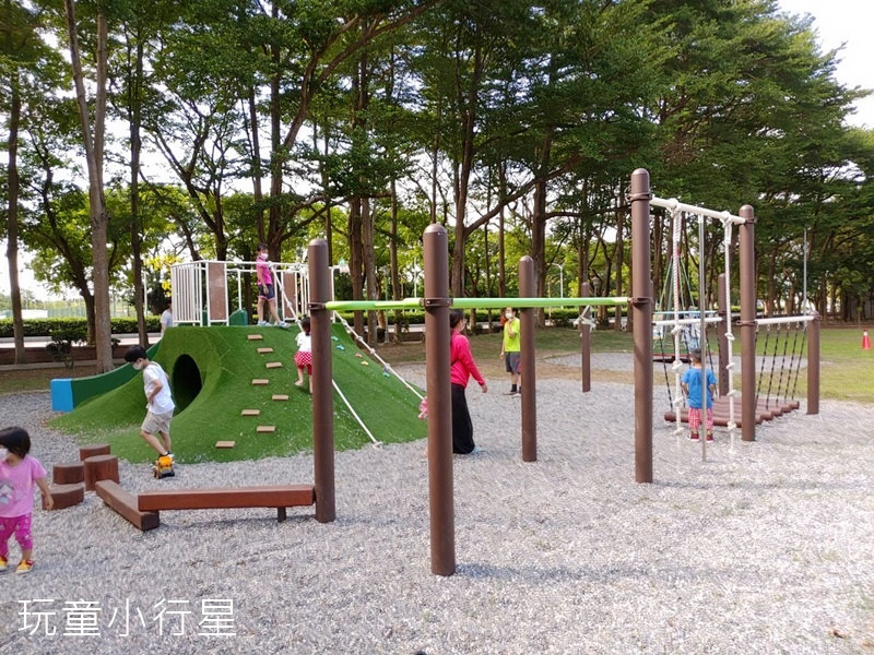 臺南市立新營體育場(特色遊戲場)