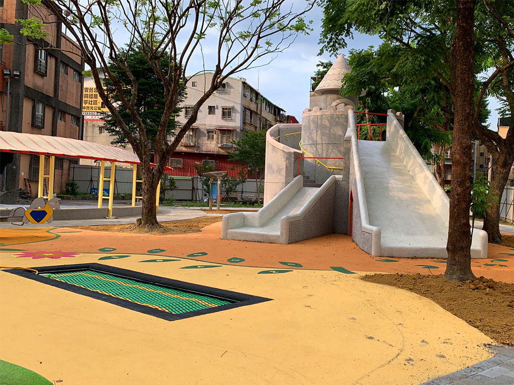 中興公園-童話城堡主題遊戲場(特色遊戲場)