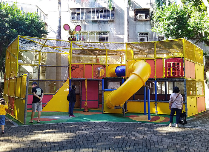 慈愛公園(*特色遊戲場)