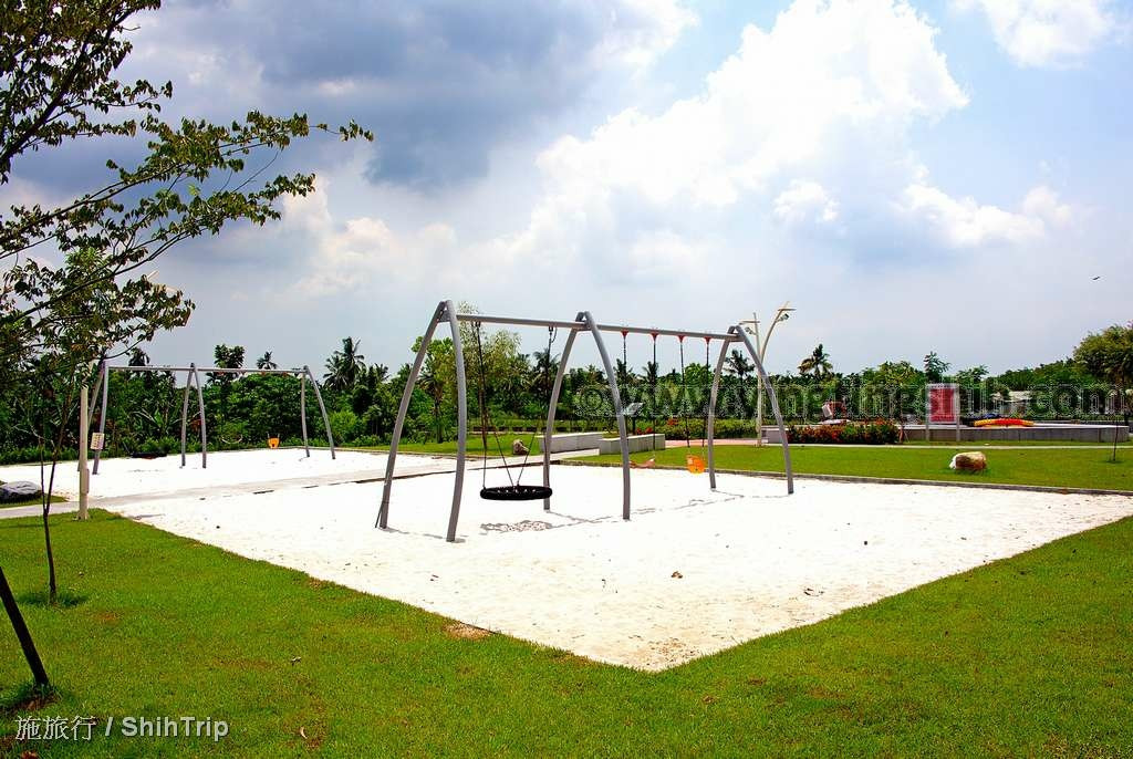 萬巒兒童親水公園(特色遊戲場)