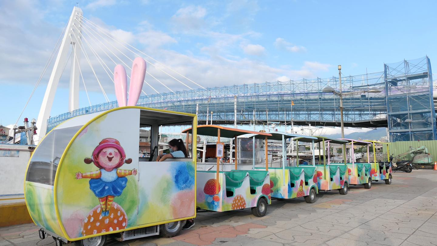 幾米遊園車@淡水漁人碼頭
