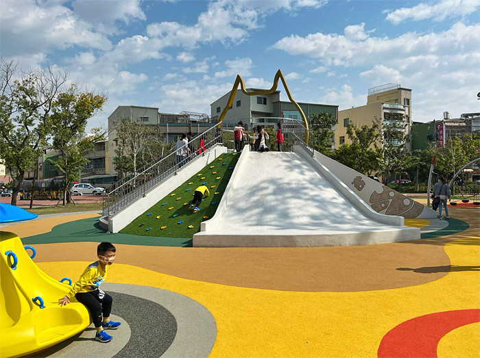民雄早安公園-打貓親子廣場(特色遊戲場)