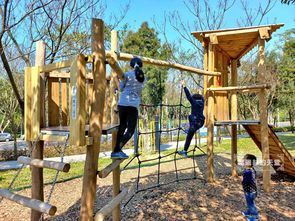 景觀休憩公園(樹林萬坪公園-特色遊戲場)