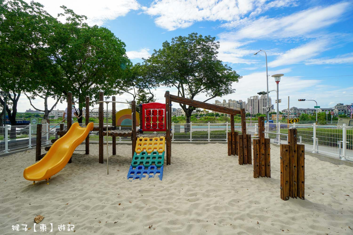 仁堤公園(特色遊戲場)