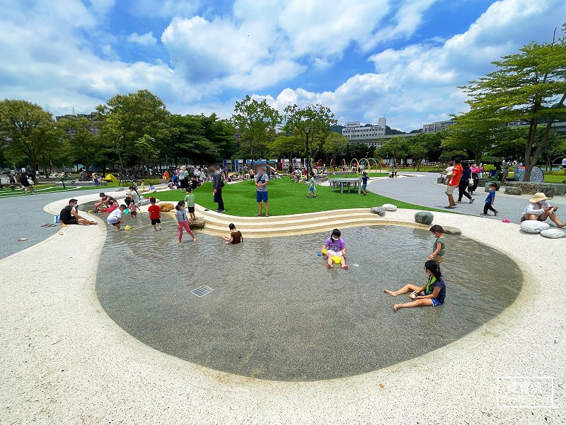 陽光運動公園-陽光綠洲遊戲場(*特色遊戲場)