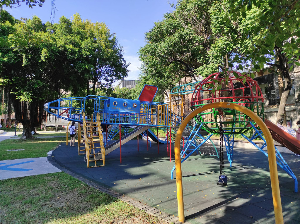 溪湖軍機公園(特色遊戲場)
