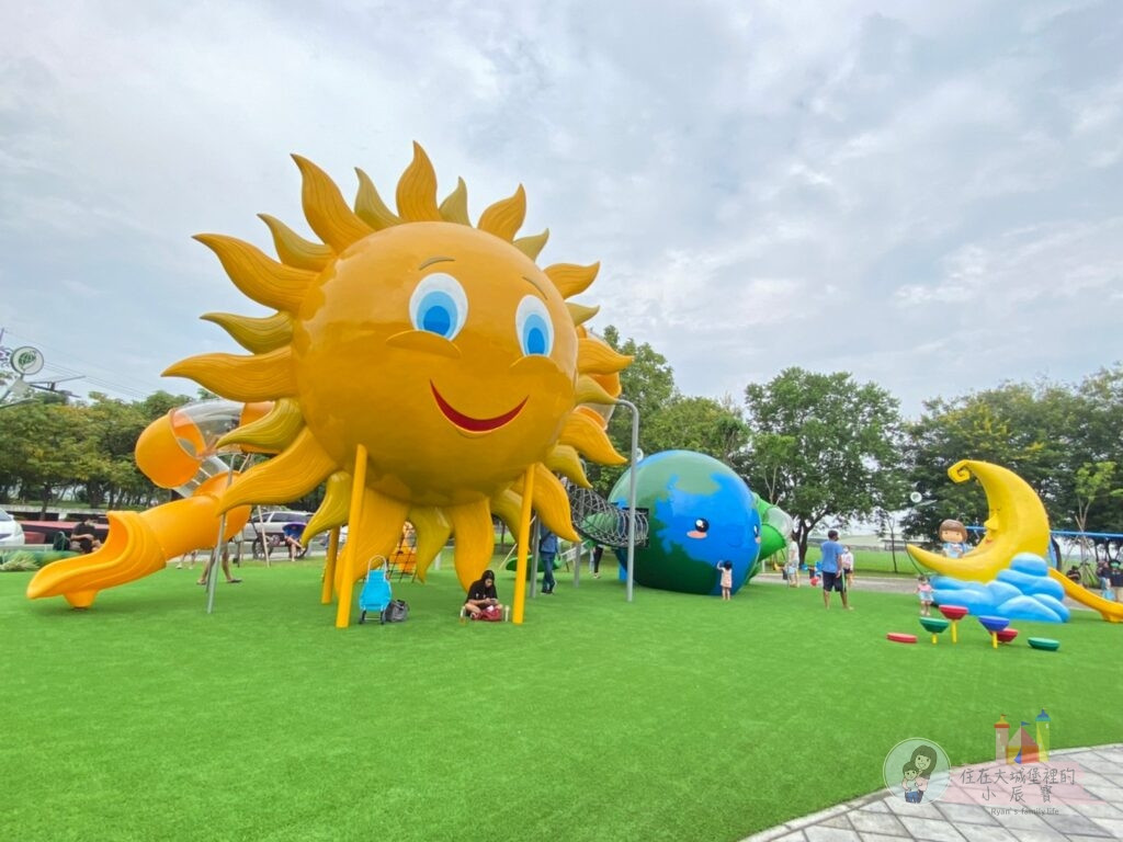 崁頂鄉生態公園-崁頂環保共融公園(環保星球夢幻組合主題遊具-特色遊戲場)