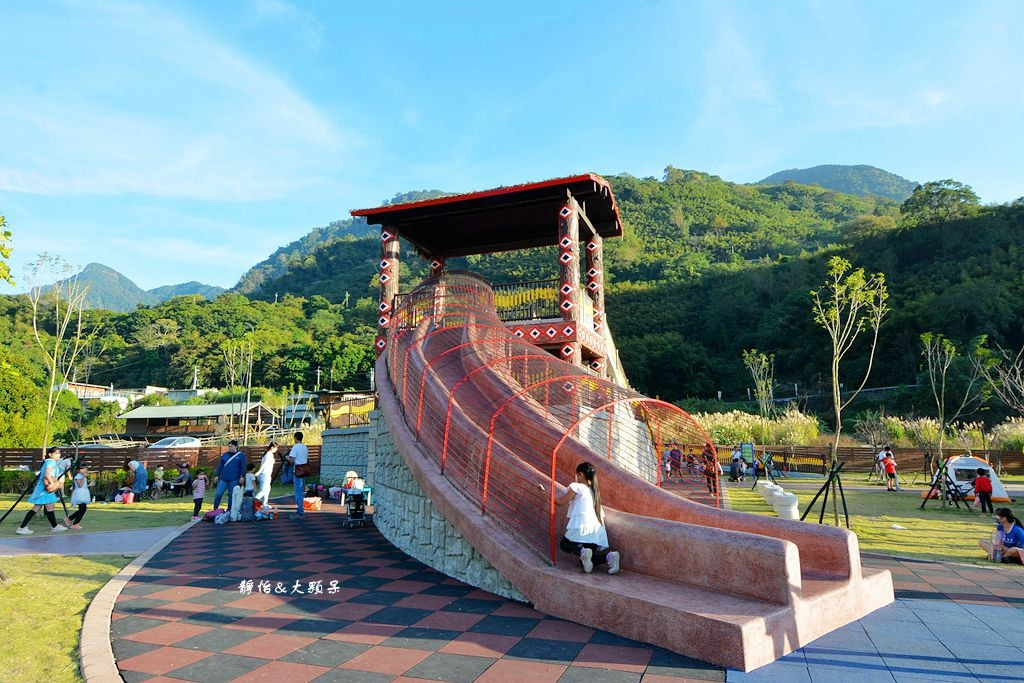 WAKHUL親子公園(穀倉高腳屋特色遊戲場)