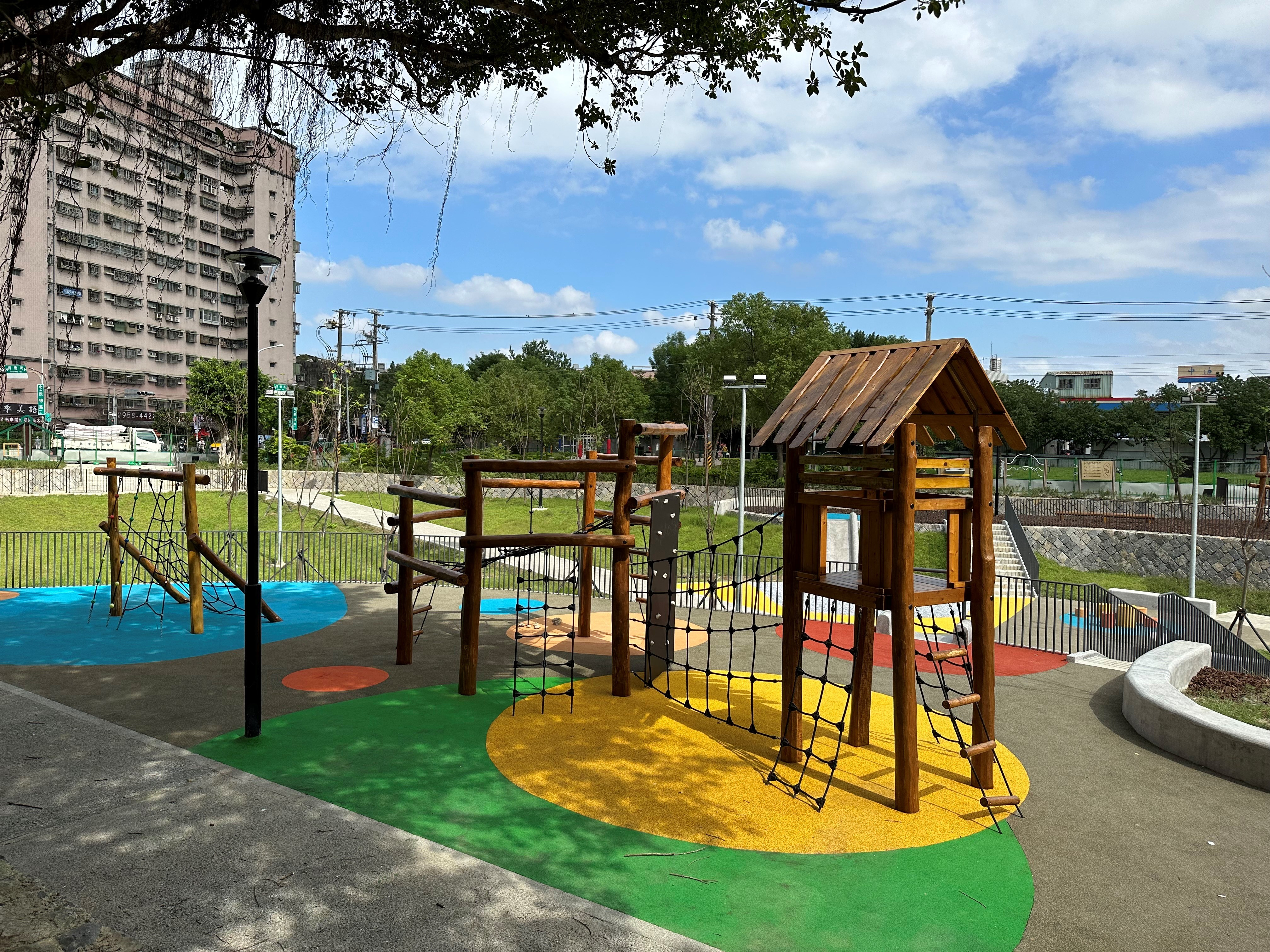 壽德公園(特色遊戲場)