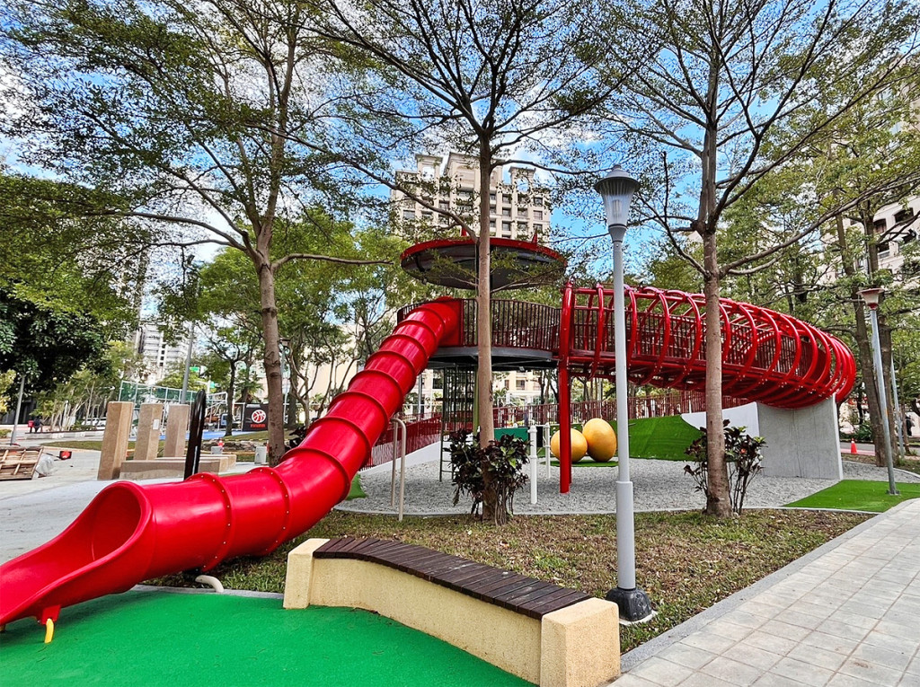 高鐵兒四公園-魔豆歷險遊戲場(特色遊戲場)