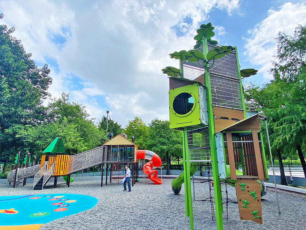 中和公園-中和四號公園-八二三紀念公園(書卷遊戲場+森林樹屋遊戲場-*特色遊戲場)