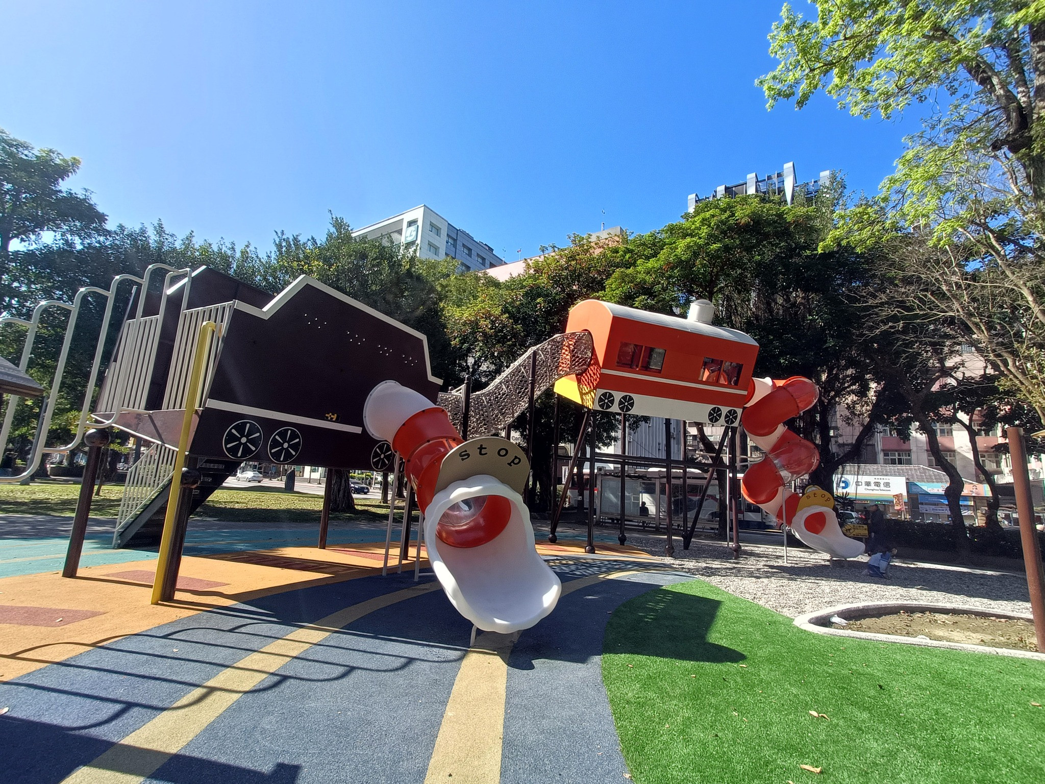南興公園-火車主題遊戲場(*特色遊戲場)