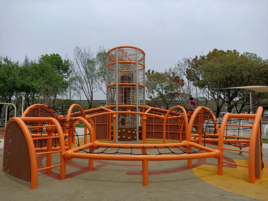 仁武運動公園(仁武特色遊戲場)