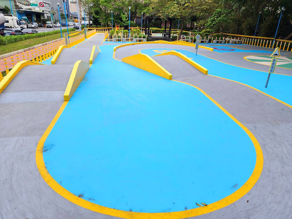 八里區北河公園(公兒二)-北河公園滑步車場地