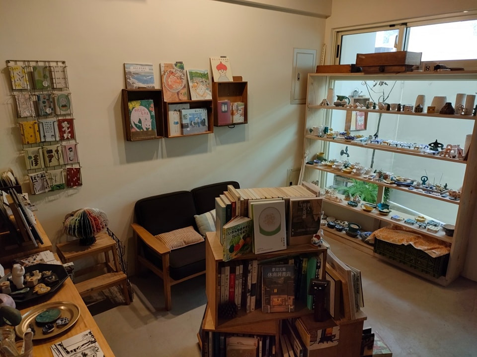 小兔子書坊(繪本,飲品,輕食)