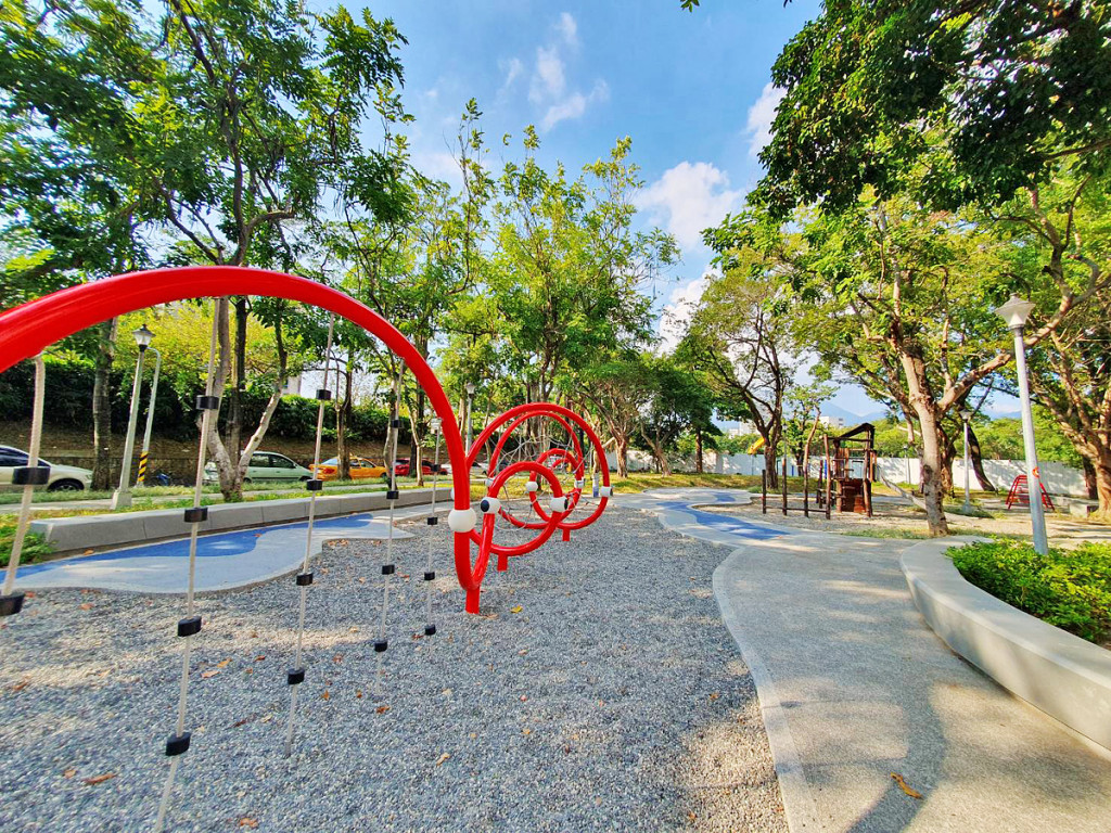 克強公園(*特色遊戲場)