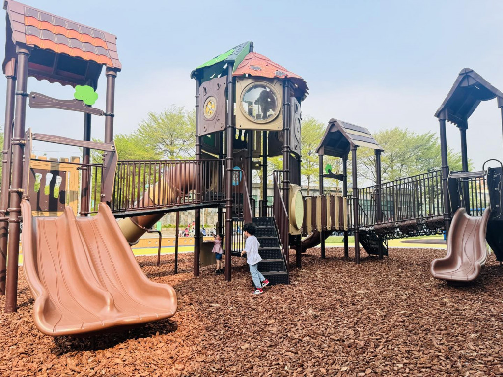星河親子公園(特色遊戲場)