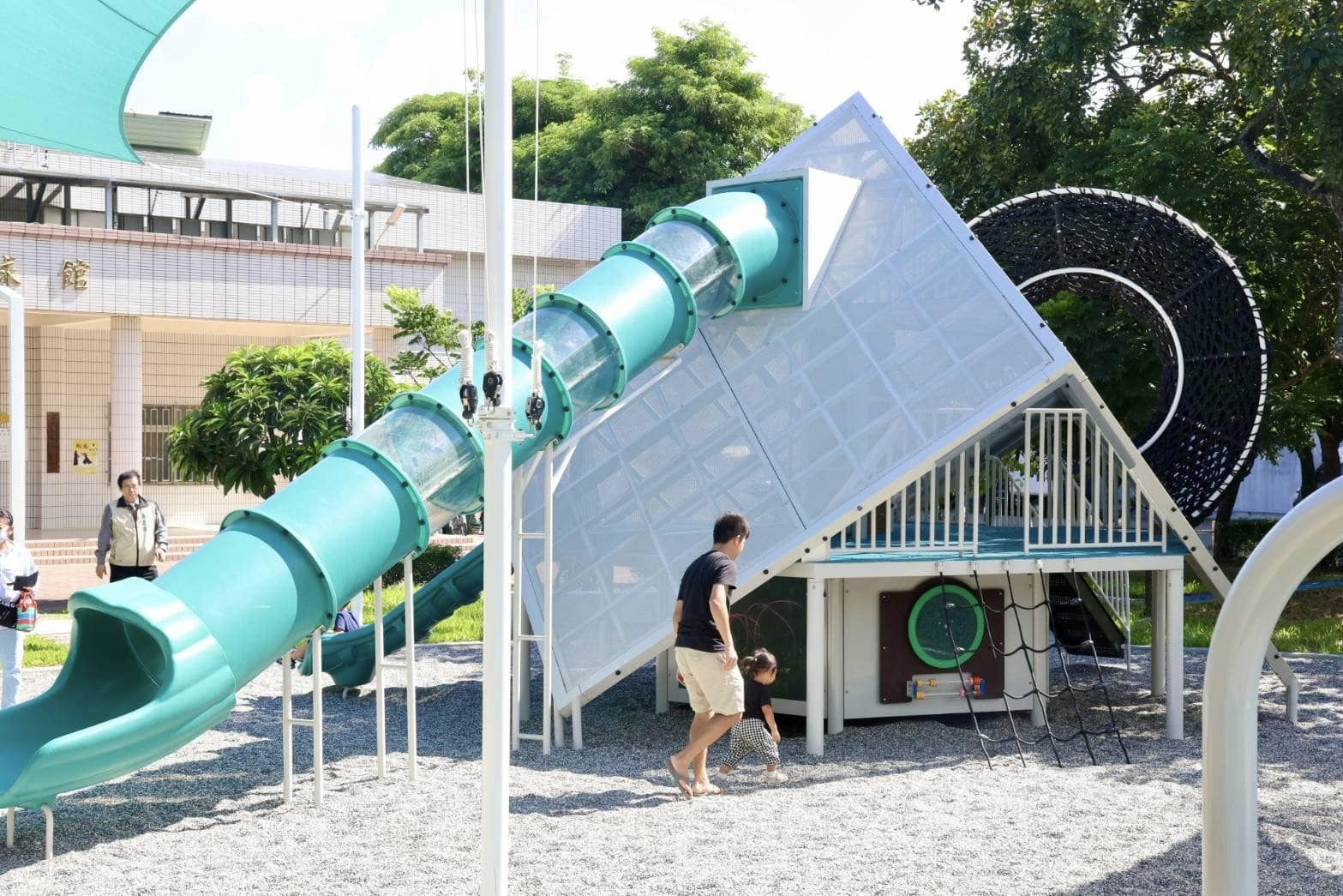 佳里體育公園特色遊戲場(滑步車場)