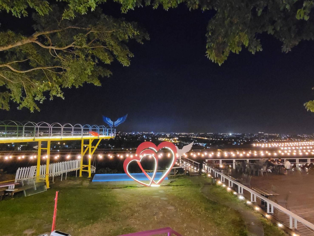 Amaze員山兔子迷宮.枕夜粉美(A‧Maze兔子迷宮咖啡餐廳)(結束營業)