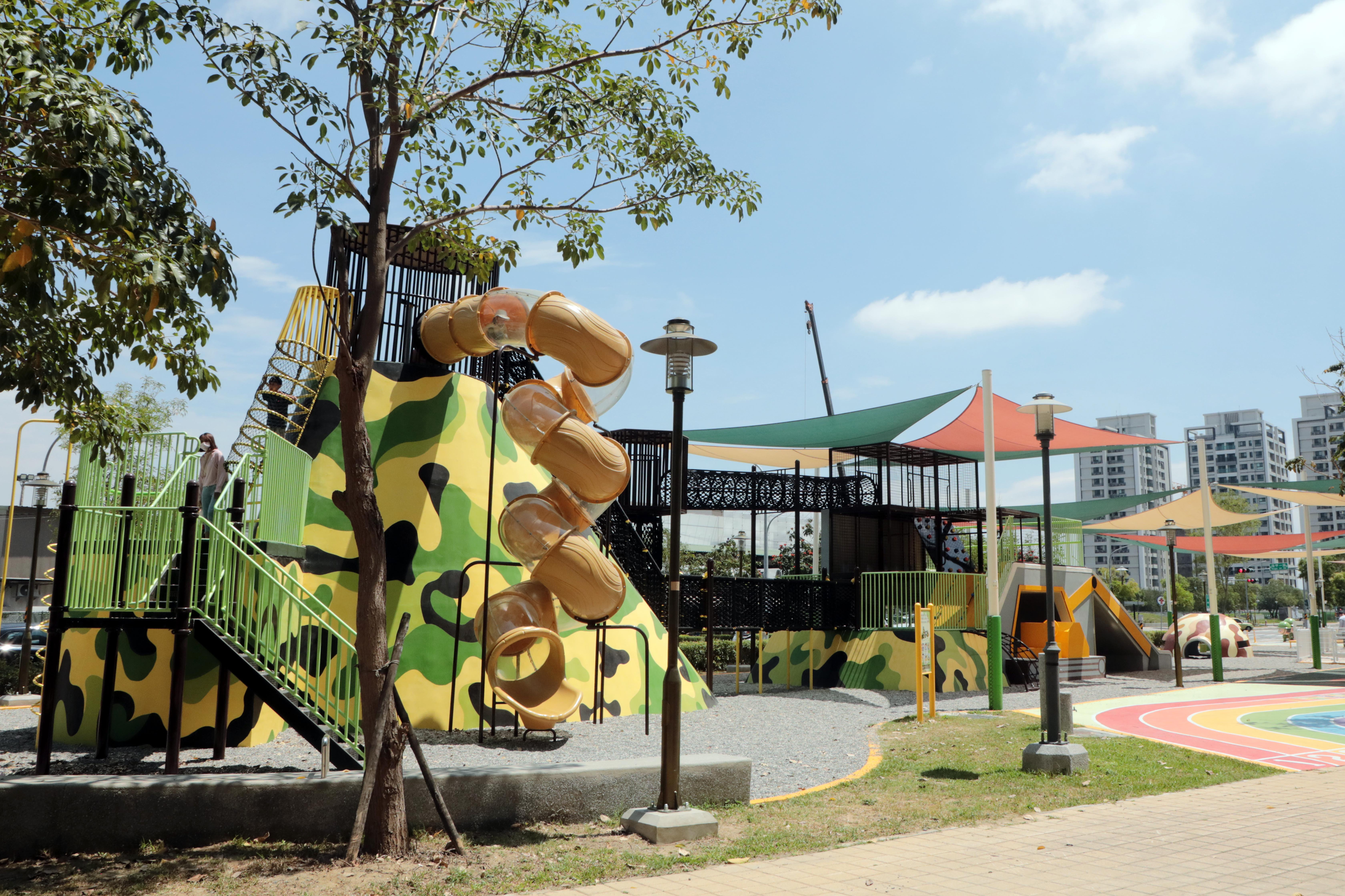 東區精忠公園特色遊戲場-軍事主題遊戲場