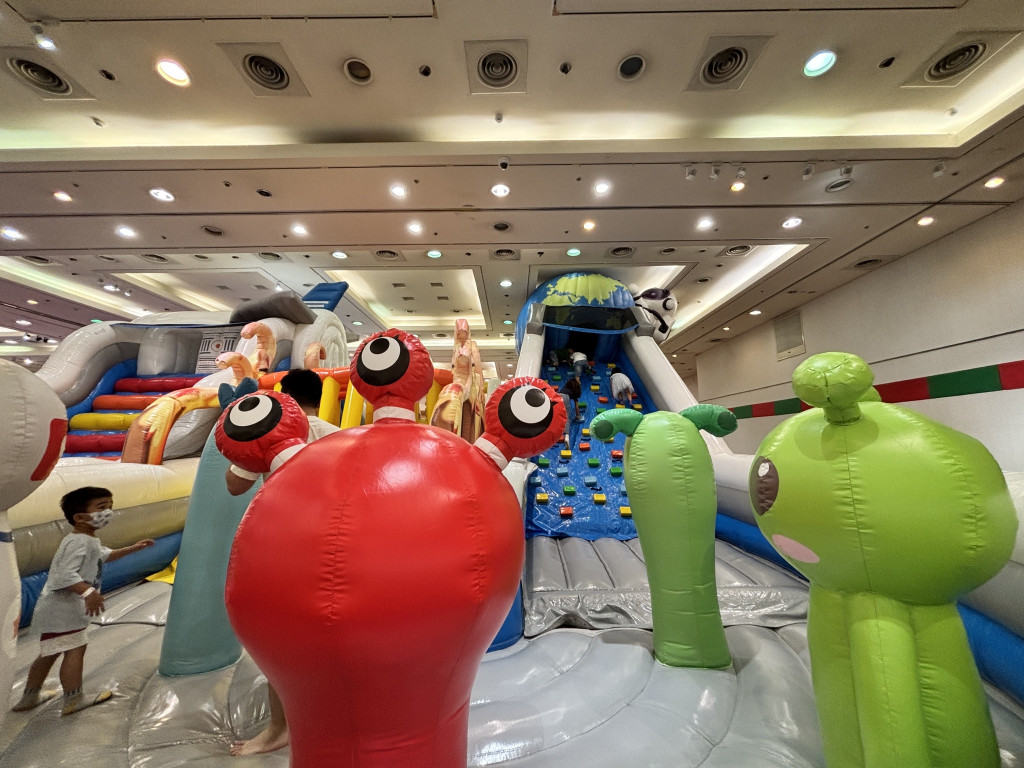 星際探險闖關氣墊樂園-萌萌豬氣墊樂園@新光三越台南中山店(07/01-08/31)