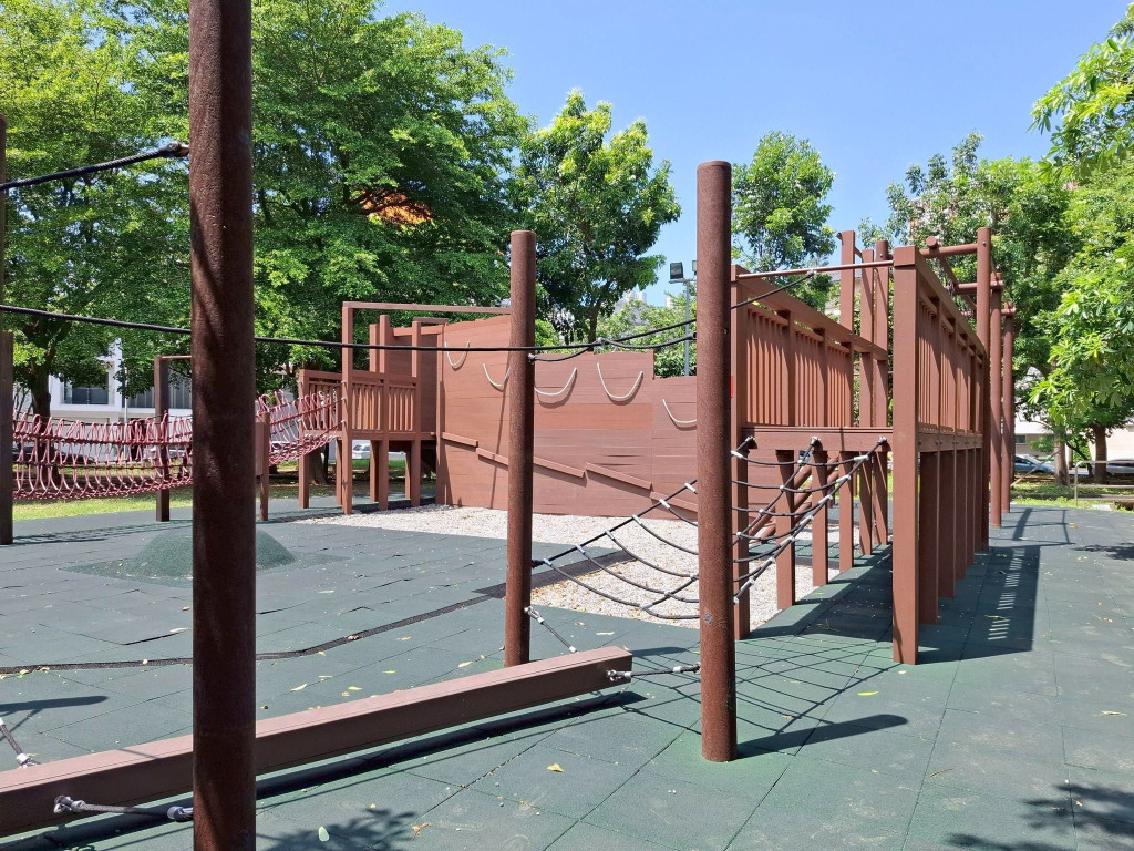 臺南市北區希望公園青少年跑跳遊戲場(特色遊戲場)