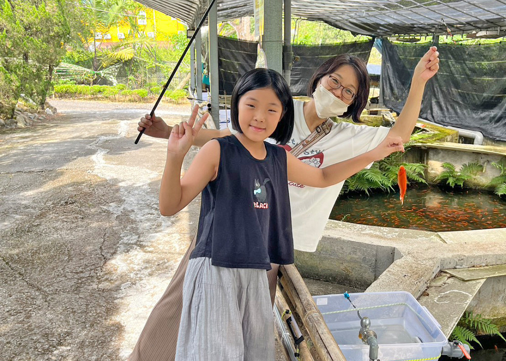 池邊食光(DIY+釣牛蛙+餵小動物)