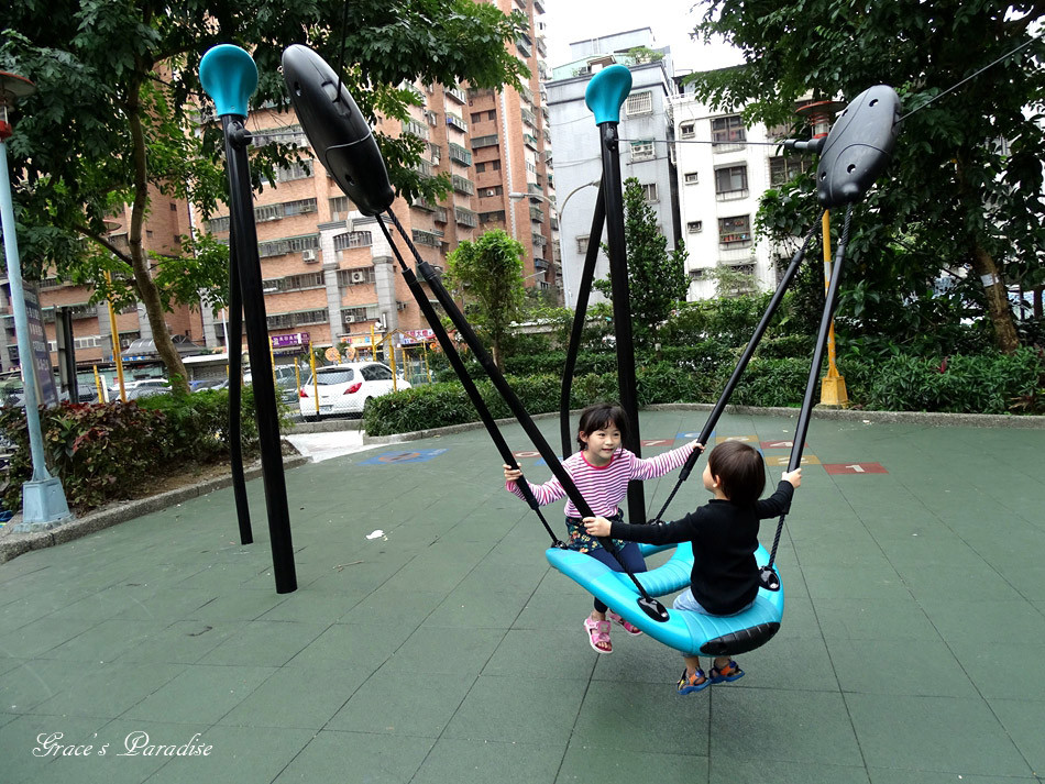 延和社區公園(特色遊戲場)